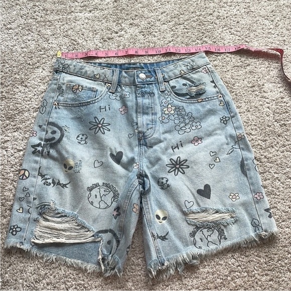 Wild Fable Size 4 High-Rise Bermuda Denim Distressed Shorts. - Picture 8 of 9